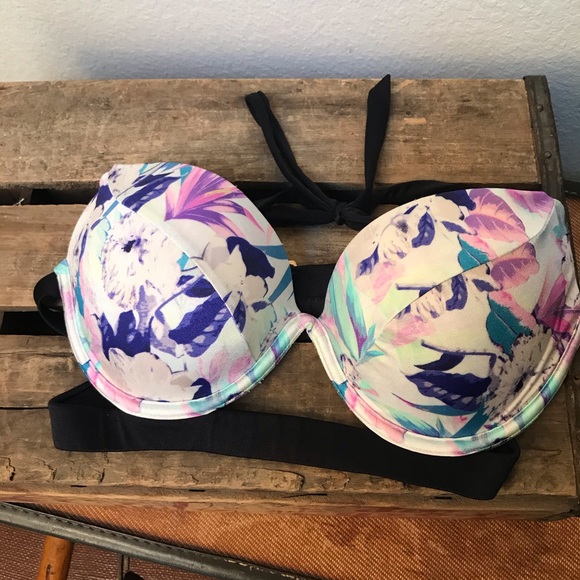 Victoria's Secret Other - Victoria’s Secret Bikini Top 34 D